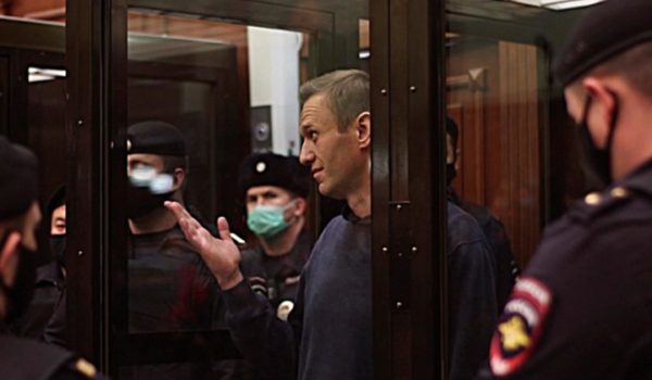 El opositor ruso Alexéi Navalni muere súbitamente en prisión, según servicios penitenciarios