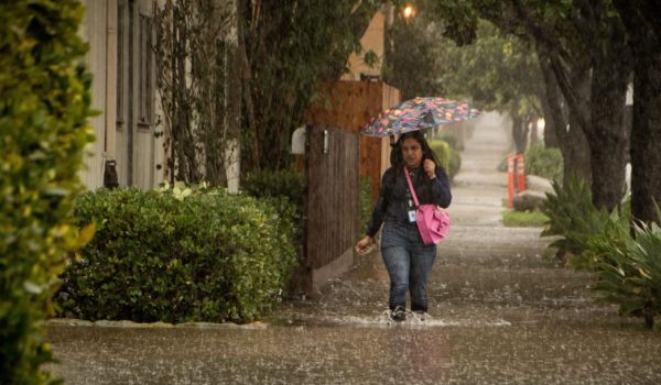 Más de 14 millones de personas siguen en alerta en California por las «lluvias catastróficas»