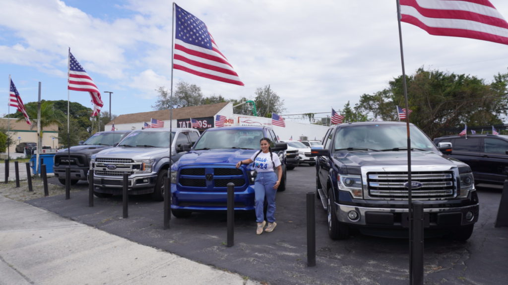 Venta de vehículos en Florida. LA PRENSA
