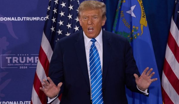 Una jueza pospone sin fecha el juicio federal a Trump por el asalto al Capitolio