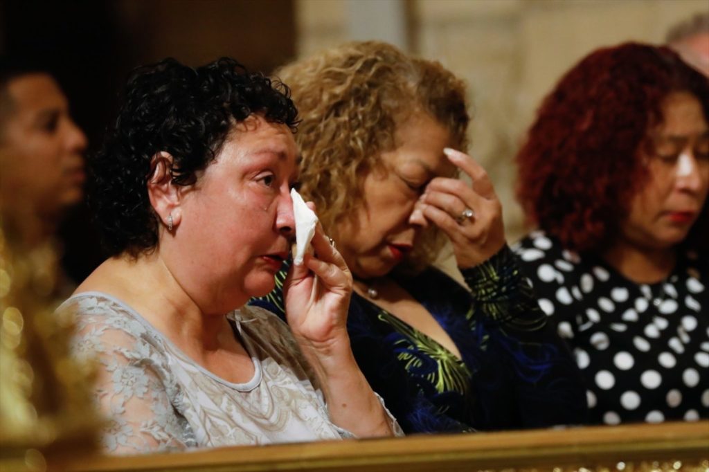 Familiares de las víctimas  en una misa celebrada en Murcia, España./ Europa Express.