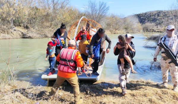 Rescatan en México a 73 migrantes, entre ellos 17 nicas, varados en el río Bravo
