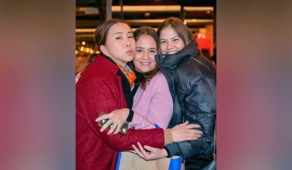 Miss Universo contrata a Karen Celebertti y a su hija, desterradas por el régimen