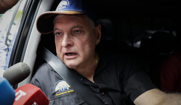 Emiten una nueva orden de detención contra el expresidente panameño Ricardo Martinelli