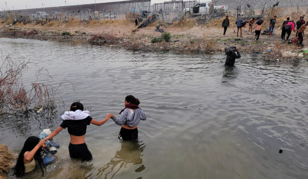 Corte de Apelaciones bloquea de nuevo la aplicación de polémica ley migratoria en Texas