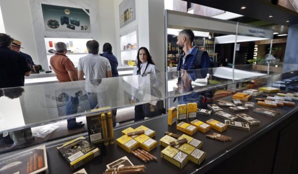 Festival del Habano bate récord en la subasta de humidores en el 55 aniversario de Trinidad