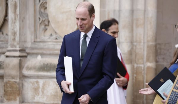 El príncipe Guillermo entrega los premios Diana tras el escándalo por la foto de Catalina