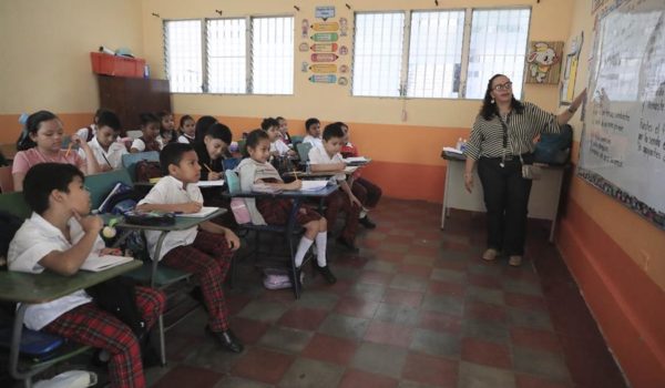 Alianza por la Educación beneficia a más de 5,700 alumnos en Honduras