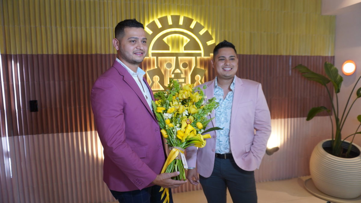 Yerick Martínez (izq) y Yusbank Carcache (der), socios de FlowerBee Miami. Foto: LA PRENSA