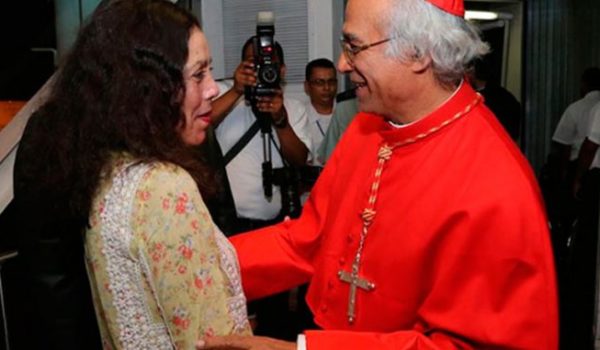 Rosario Murillo felicita al cardenal Brenes por su cumpleaños y celebra que atrás quedan «cristales rotos» con la Iglesia
