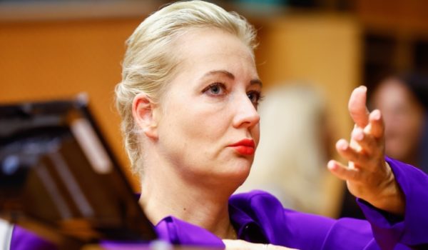 La viuda de Navalni anima a votar contra Putin el 17 de marzo