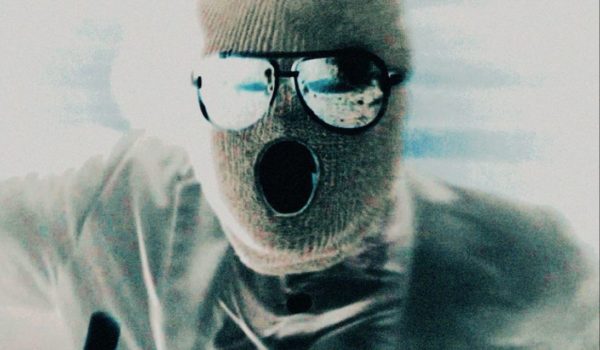 Zanatillo, el artista anónimo que fustiga a la dictadura con sus canciones