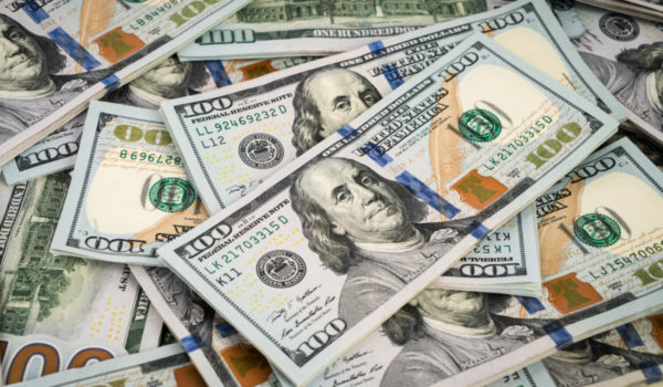 ¿Cómo aplicar al programa que otorga 500 dólares mensuales por un año a residentes de Fresno y Huron, en California? 