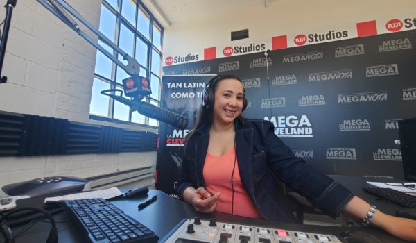 Michelle Polanco, la periodista exiliada que encontró un espacio para trabajar en una radio latina en Cleveland 