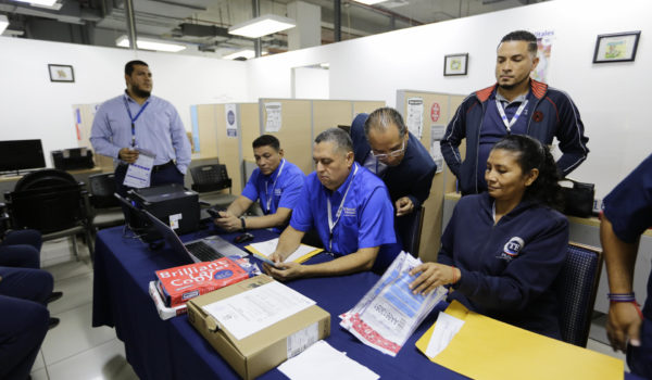 Arranca el voto por adelantado para la elección del próximo presidente de Panamá