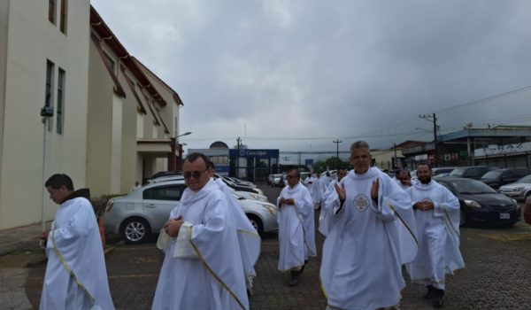 Monseñor Miguel Mántica es acogido por la Diócesis de Ciudad Quesada en Costa Rica