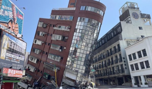 Ascienden a 9 los muertos por el terremoto de Taiwán, que deja más de 100 réplicas