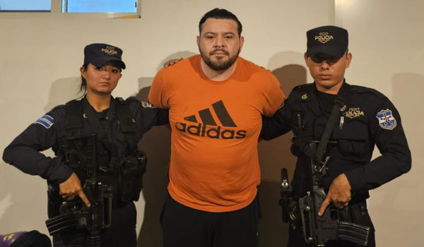 Detienen a un comisionado presidencial salvadoreño como presunto autor de cohecho
