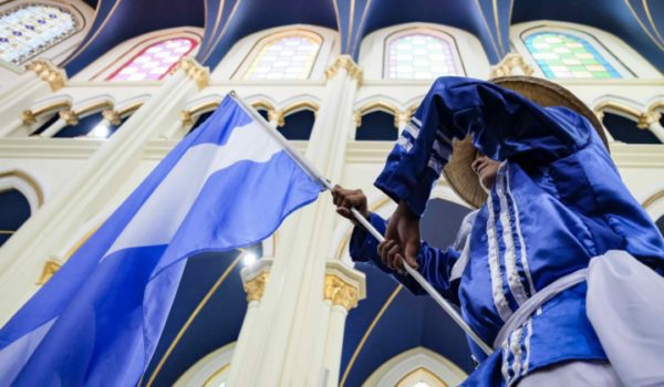 Opositores nicaragüenses rememoran en Costa Rica aniversario de la rebelión contra Ortega