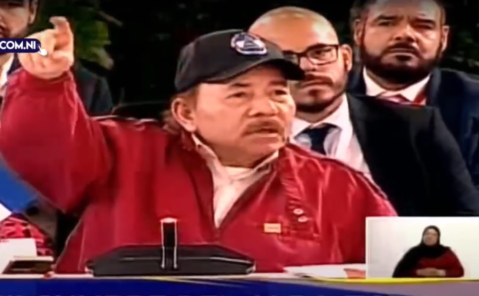 2024. El dictador Daniel Ortega en la XXIII Cumbre del Alba, en Venezuela, atrás de él se pueden ver a sus hijos, Daniel Edmundo y Rafael Ortega Murillo.