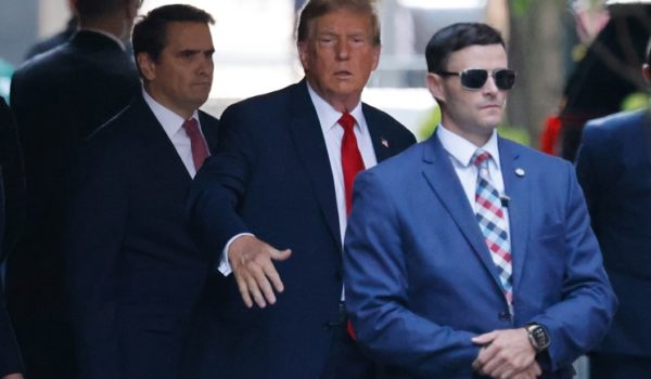 El expresidente Trump asiste a la selección del jurado de su juicio penal en Nueva York