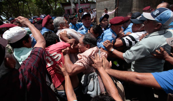 Ocupa INSS: la mecha que encendió la rebelión de abril