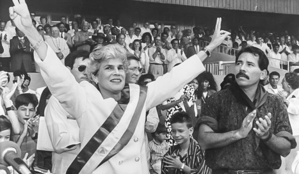 Aquel 25 de abril, Violeta Barrios de Chamorro se convirtió en la primera presidenta del país