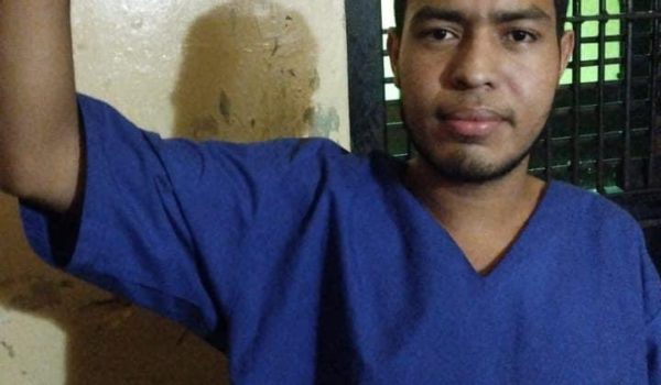 Temen por la vida de Carlos Bojorge, denuncian que fue sacado de su celda por la noche