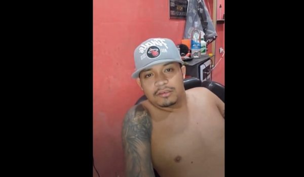 Barbero detenido por escuchar la canción de protesta de los estudiantes seguiría en prisión