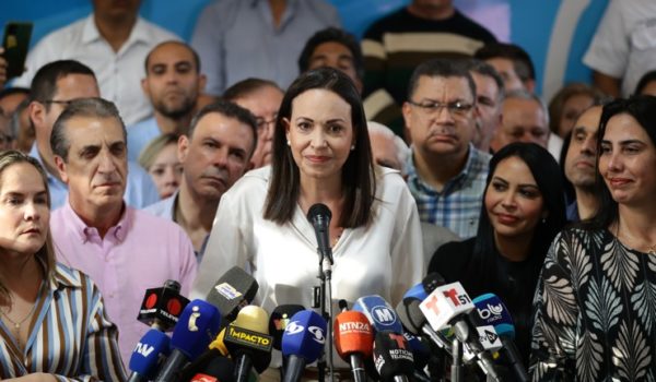 María Corina Machado dice que hay tiempo para poder sustituir al candidato presidencial