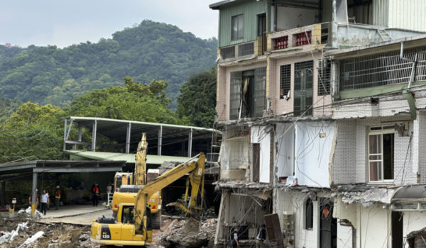 Taiwán eleva a diez la cifra de muertos por el terremoto más intenso en 25 años