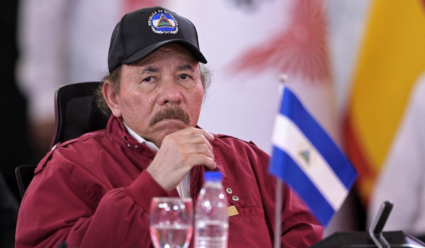 Oposición debe estar preparada para negociar con Ortega a medida que el régimen entre en un debilitamiento prolongado, dicen analistas