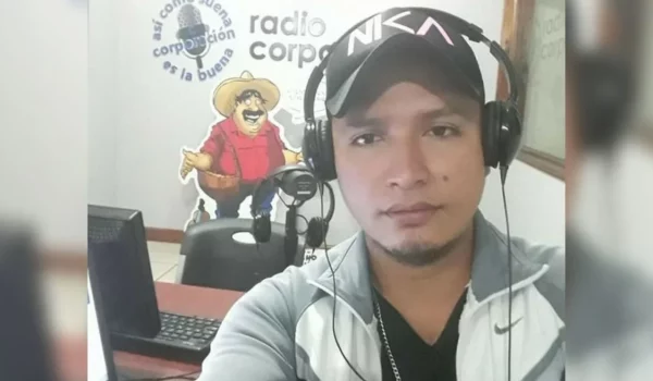 Fallece periodista nicaragüense Yilber Idiáquez