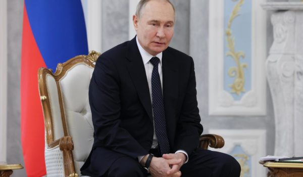 Putin pide la reanudación de las negociaciones de paz con Ucrania