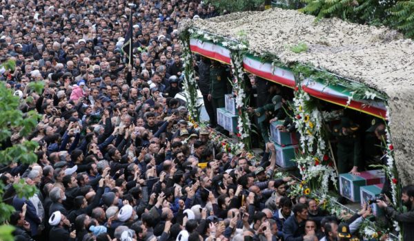 Irán comienza las ceremonias funerarias por la muerte del presidente Raisí