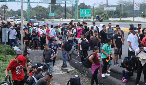 Una caravana migrante parte del sur de México para presionar en vísperas de las elecciones