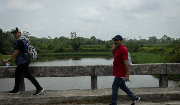 Las amenazas de la ruta migratoria en Guatemala: el dengue, los arrestos y el cambio climático
