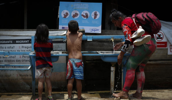 La migración infantil por la selva del Darién crece un 40 % y se encamina a nuevo récord