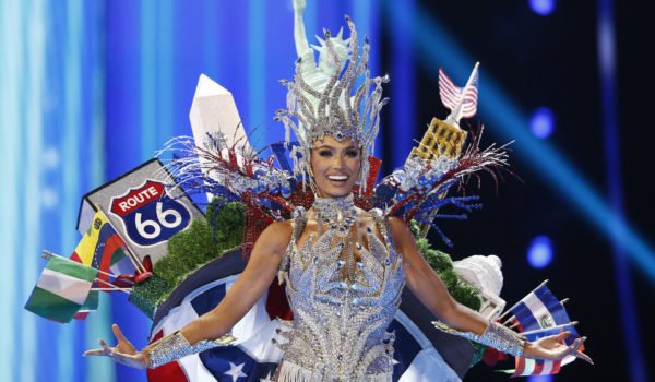 Un ramillete de escándalos sacude la industria de Miss Universo
