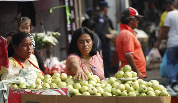 El Salvador: Bukele asume la presidencia en medio del contraste entre seguridad y economía