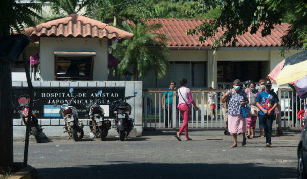 Hombre ataca a machetazos a su pareja, en Nandaime