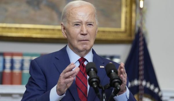 Biden condena la violencia en las protestas universitarias contra la guerra en Gaza