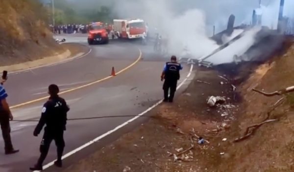 Identifican a conductor de cisterna que falleció envuelto en llamas