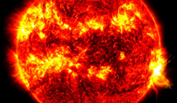 El Sol produce su llamarada más grande en casi dos décadas, pero la Tierra debería estar a salvo