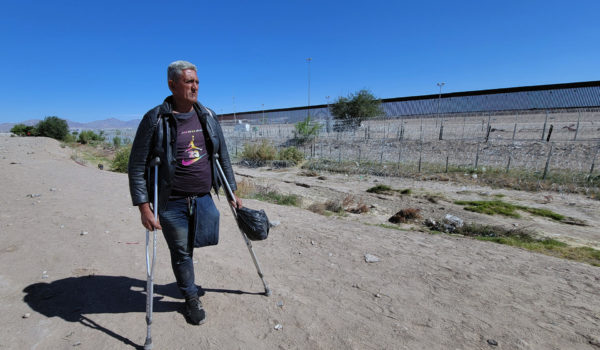 Venezolano llega con un solo pie a la frontera de México en busca de una prótesis en EE.UU