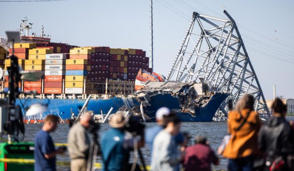 El buque Dalí sufrió dos apagones antes de estrellarse contra el puente de Baltimore
