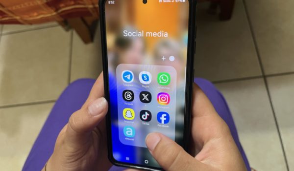Nueva York planea una ley para limitar el adictivo algoritmo de las redes para los menores