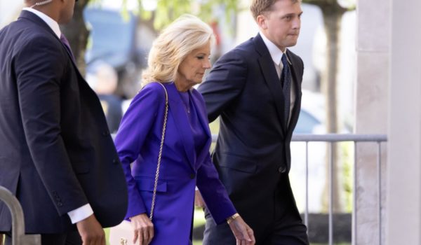 Inicia el juicio contra el hijo de Biden con la presencia en la corte de la primera dama