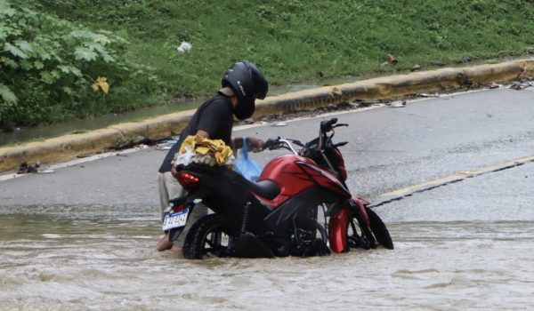 Honduras declara en alerta roja seis regiones por la tormenta tropical ‘Alberto’