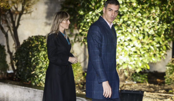 Un juez español cita a declarar como investigada a la esposa de Sánchez